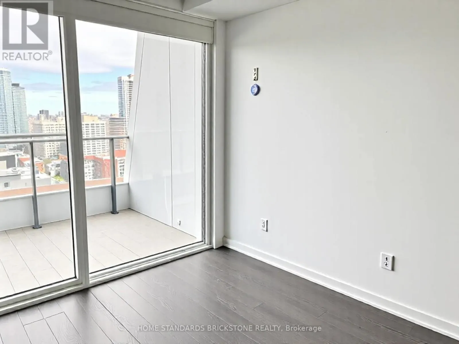 3607 - 85 WOOD STREET