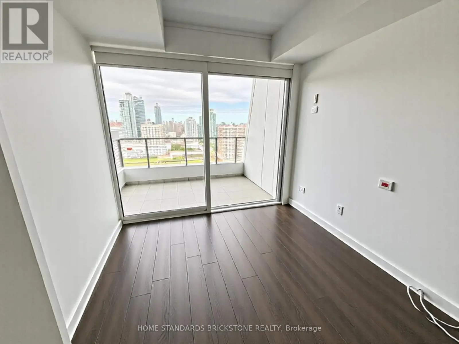 3607 - 85 WOOD STREET