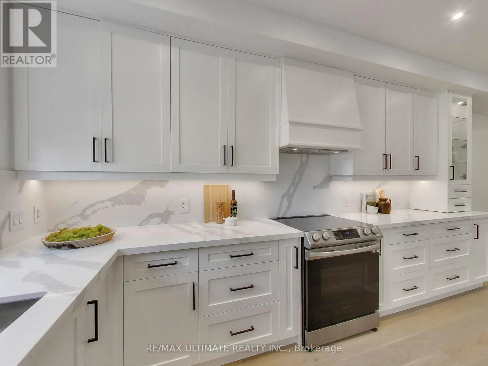 101 - 387 GLENHOLME AVENUE