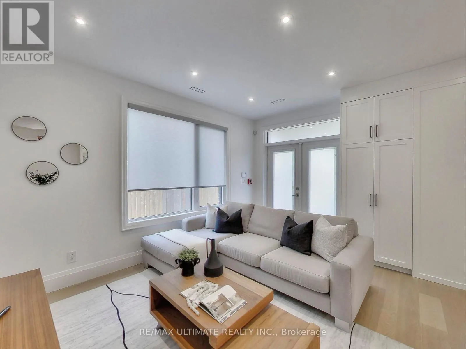 101 - 387 GLENHOLME AVENUE