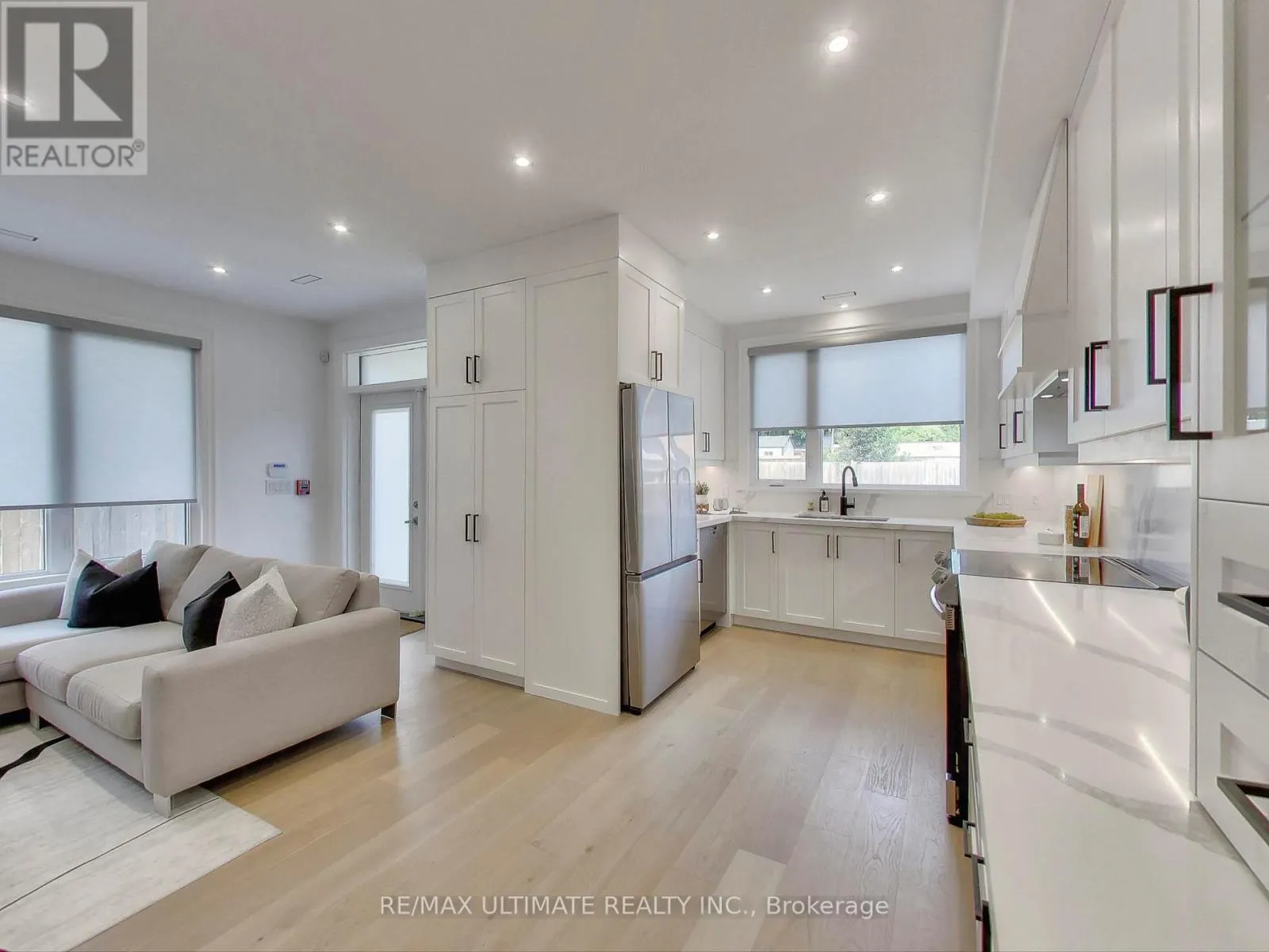 101 - 387 GLENHOLME AVENUE