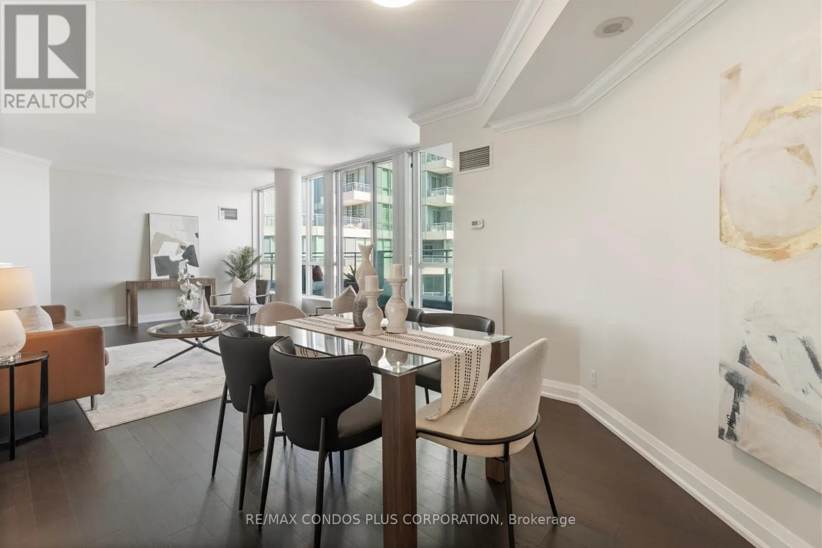 1215 - 230 QUEENS QUAY W