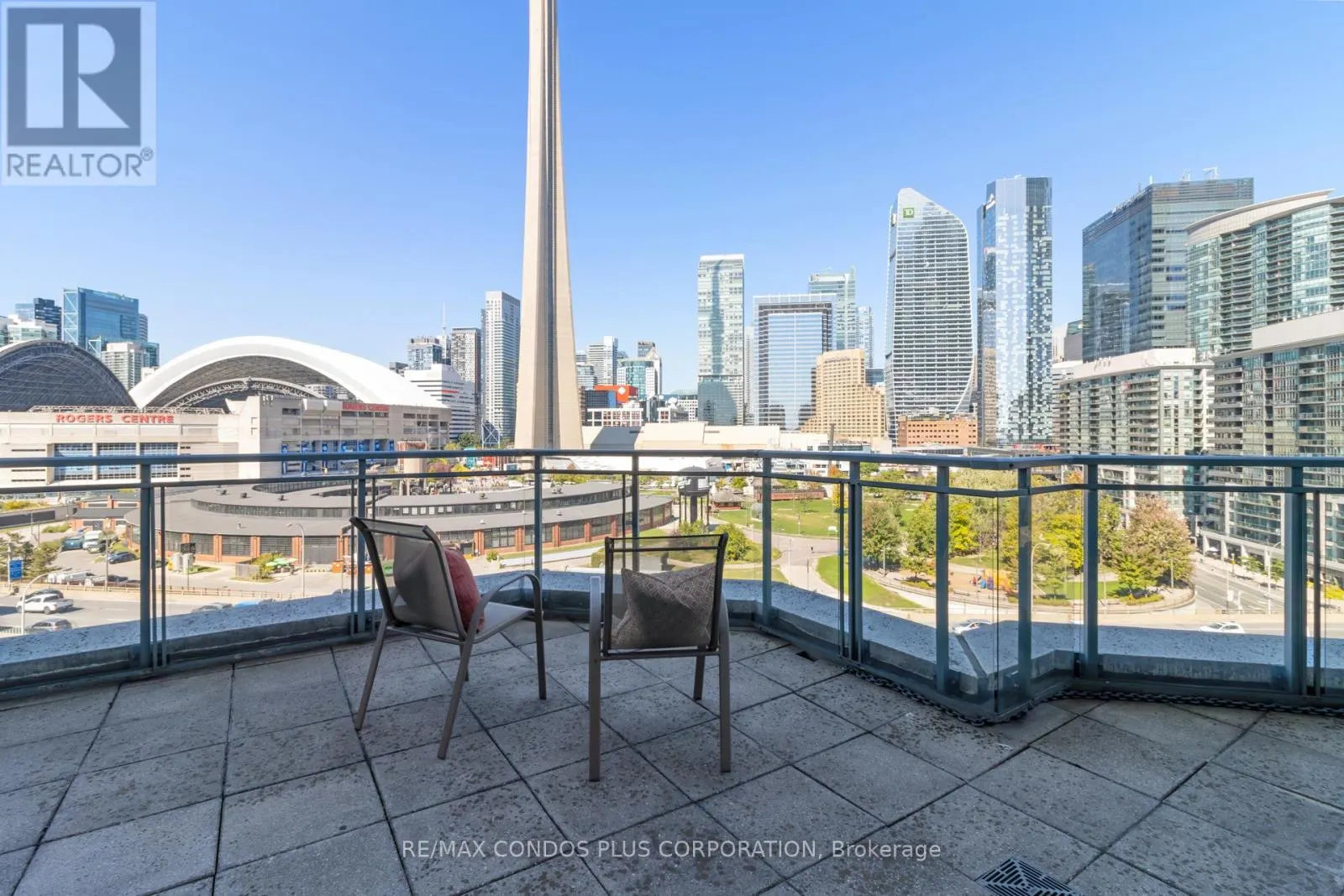 1215 - 230 QUEENS QUAY W