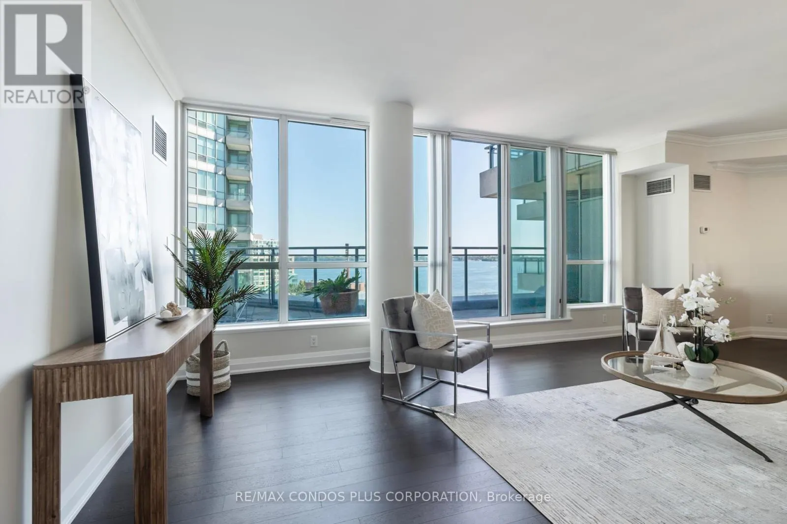 1215 - 230 QUEENS QUAY W