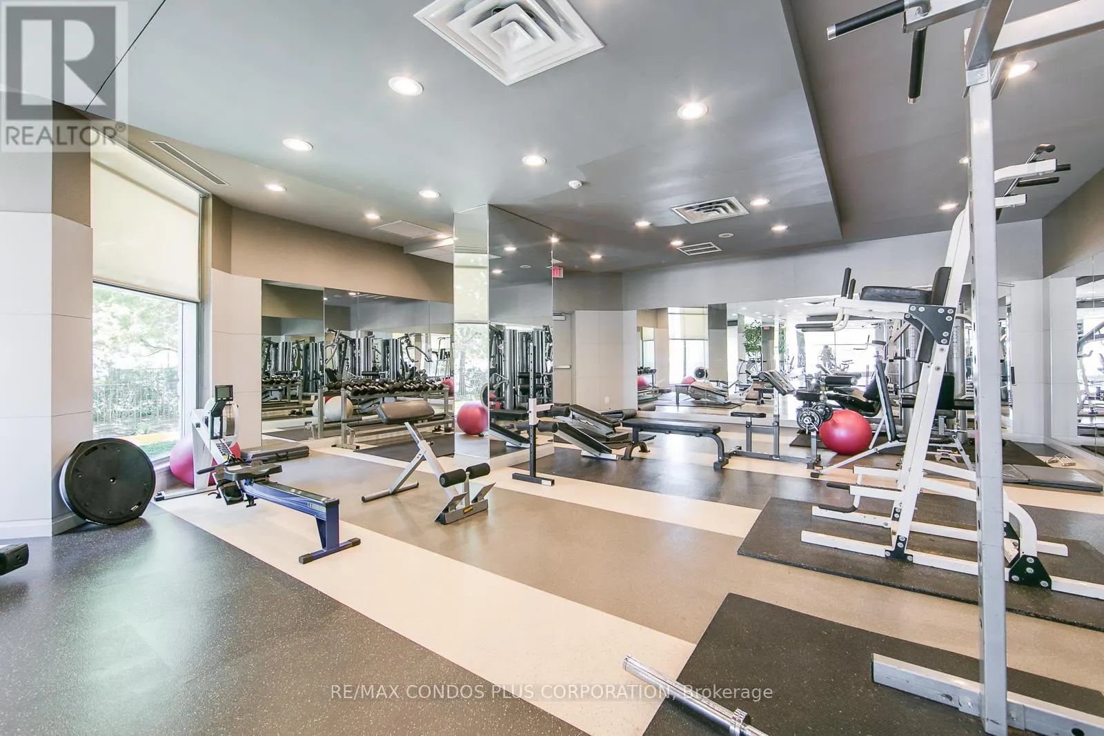1215 - 230 QUEENS QUAY W