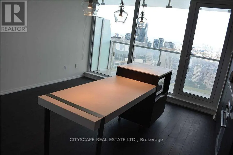 197 YONGE STREET W