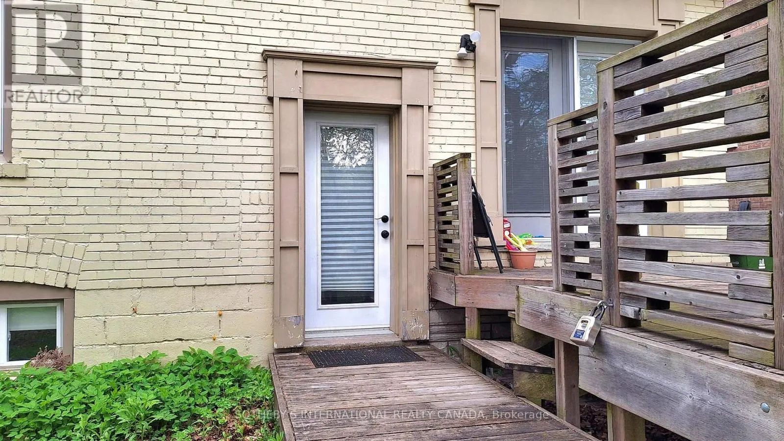 LOWER LEVEL - 7 WALKER ROAD