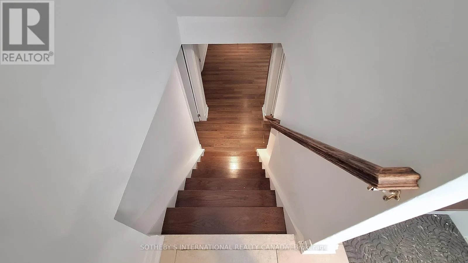 LOWER LEVEL - 7 WALKER ROAD