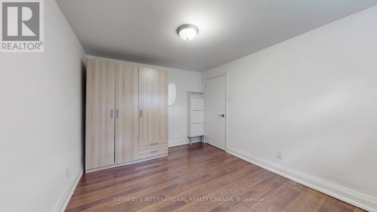 LOWER LEVEL - 7 WALKER ROAD