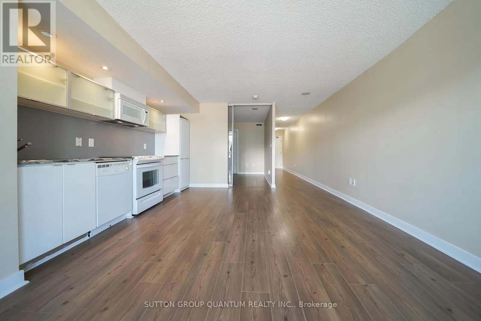 518 - 4K SPADINA AVENUE