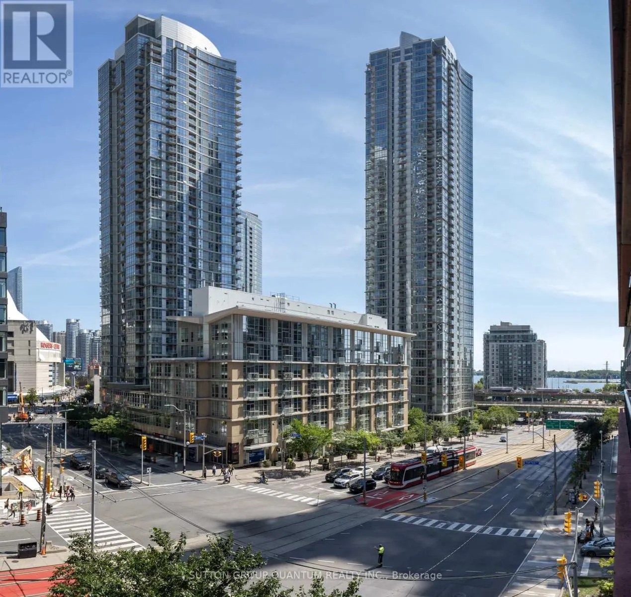 518 - 4K SPADINA AVENUE