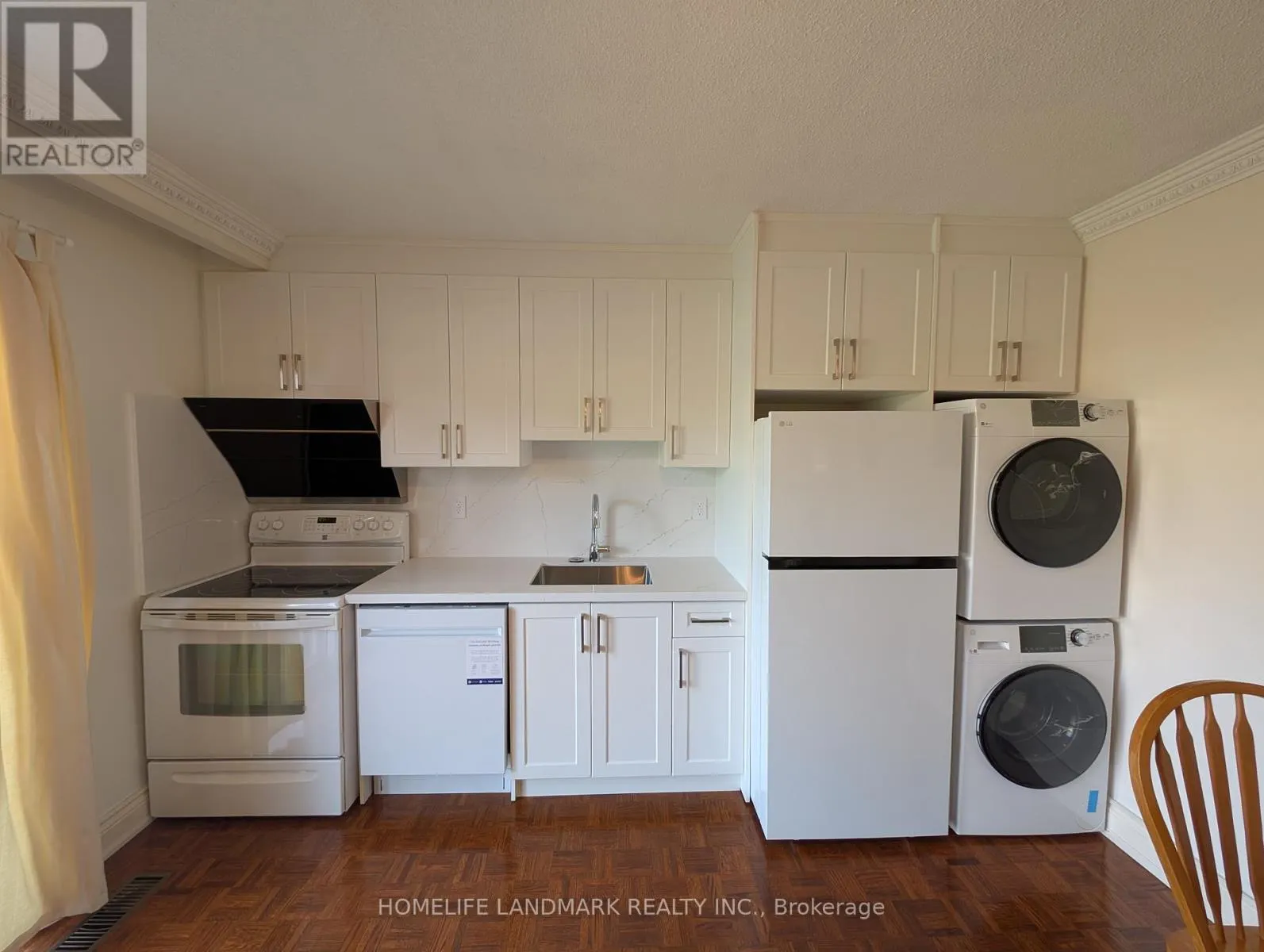(GROUND LEVEL UNIT) - 56 BICKERTON CRESCENT