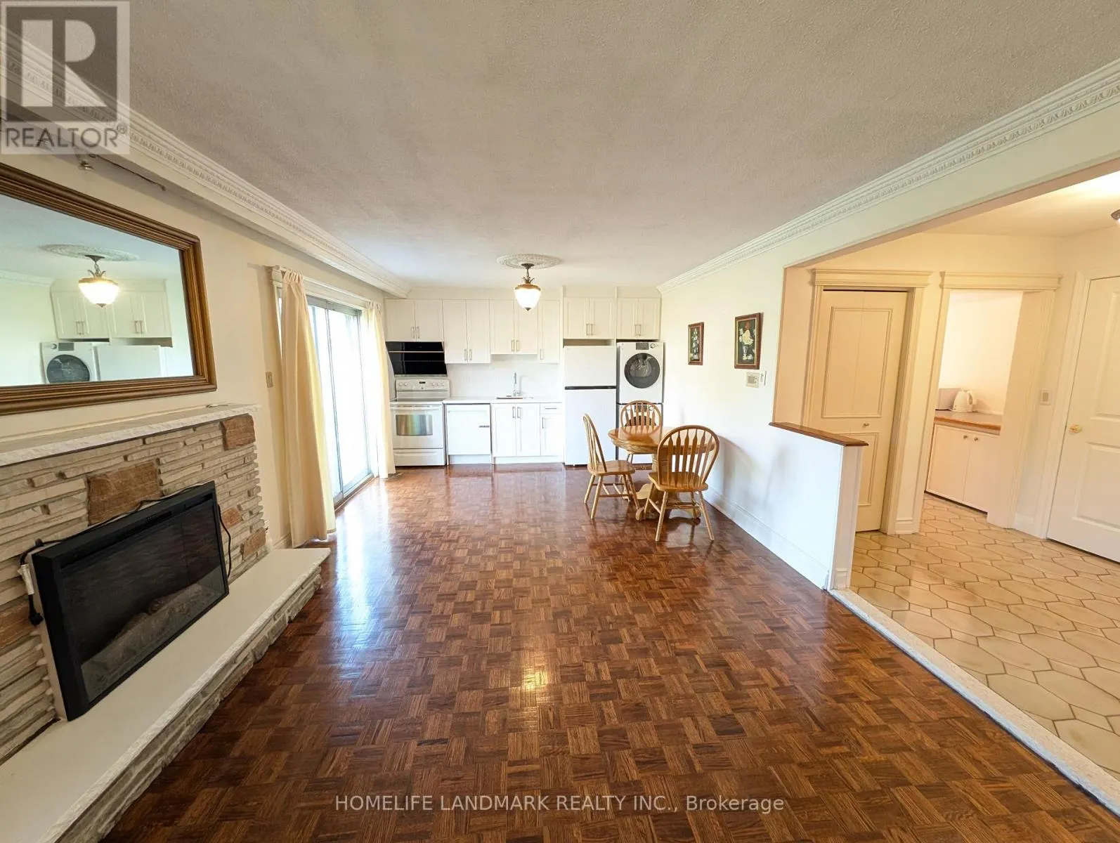 (GROUND LEVEL UNIT) - 56 BICKERTON CRESCENT