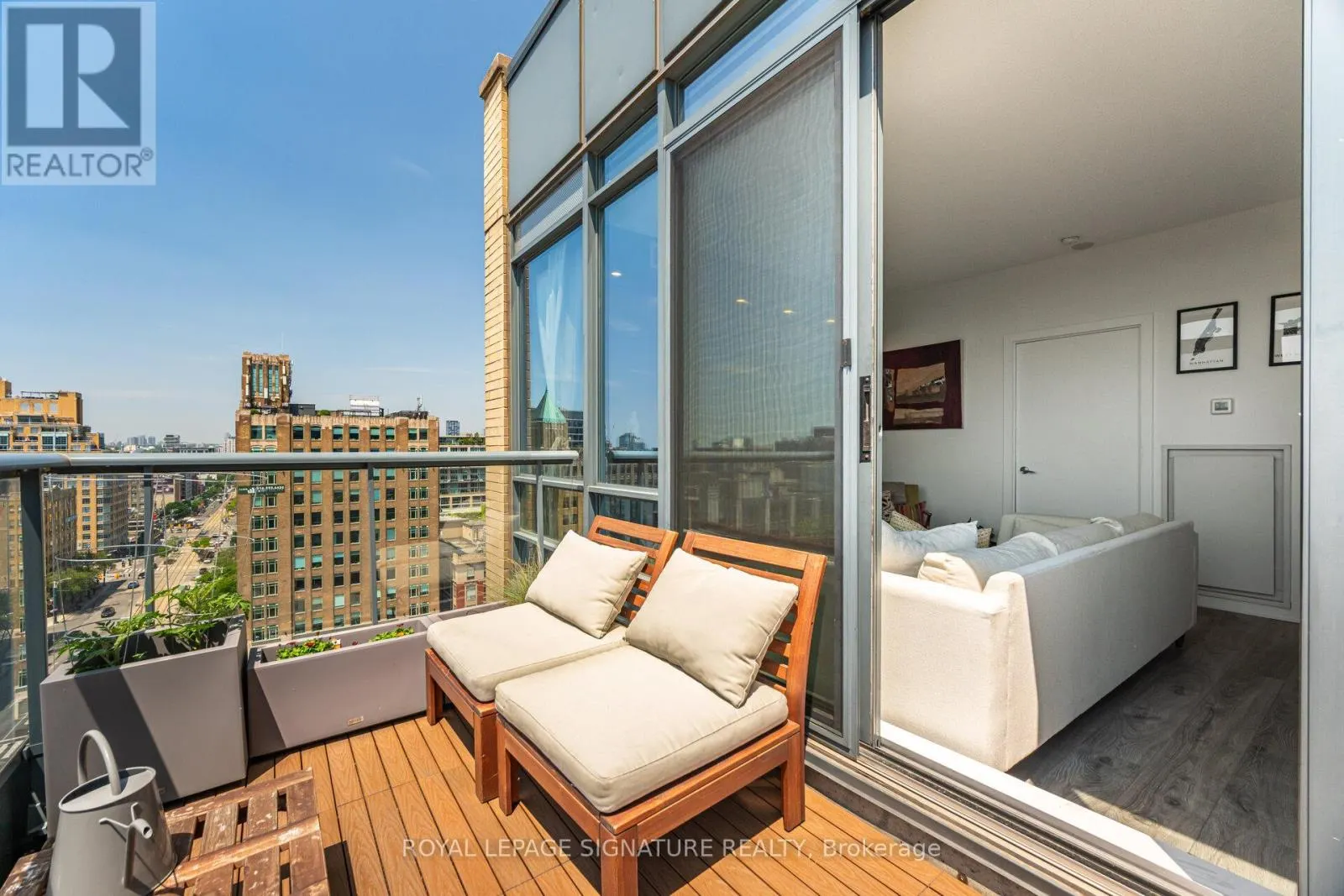 1405 - 438 KING STREET W