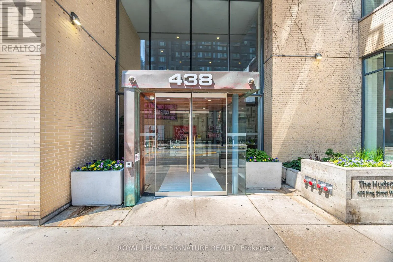1405 - 438 KING STREET W