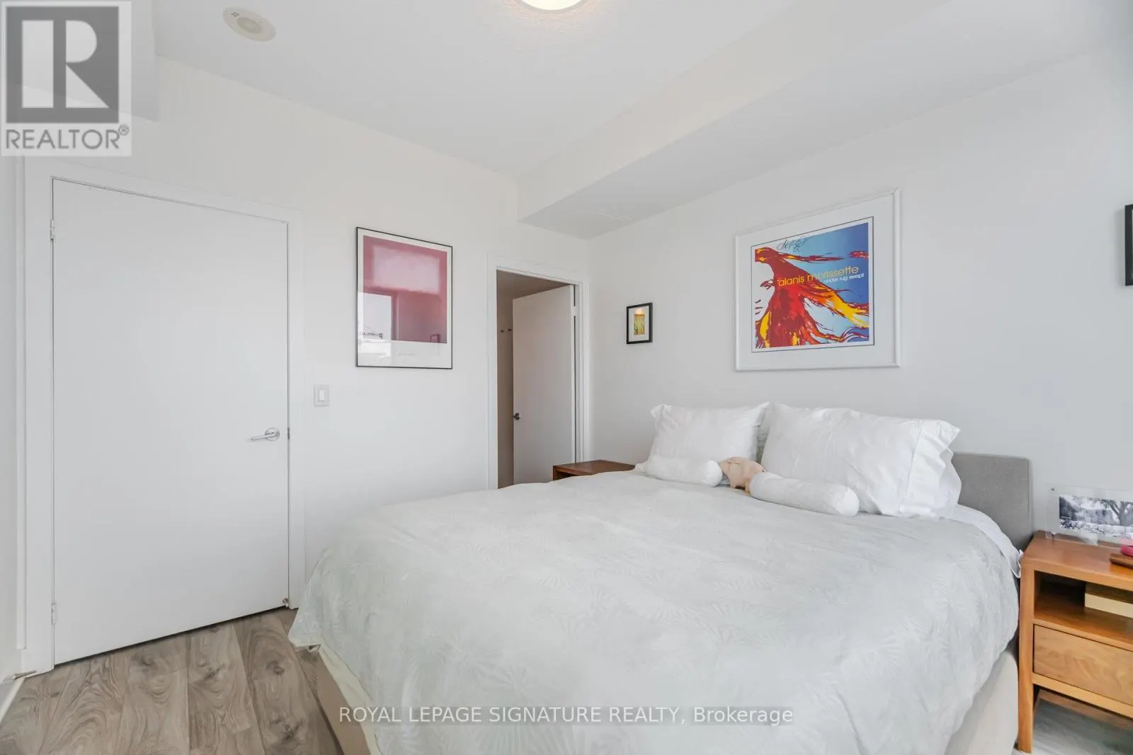 1405 - 438 KING STREET W