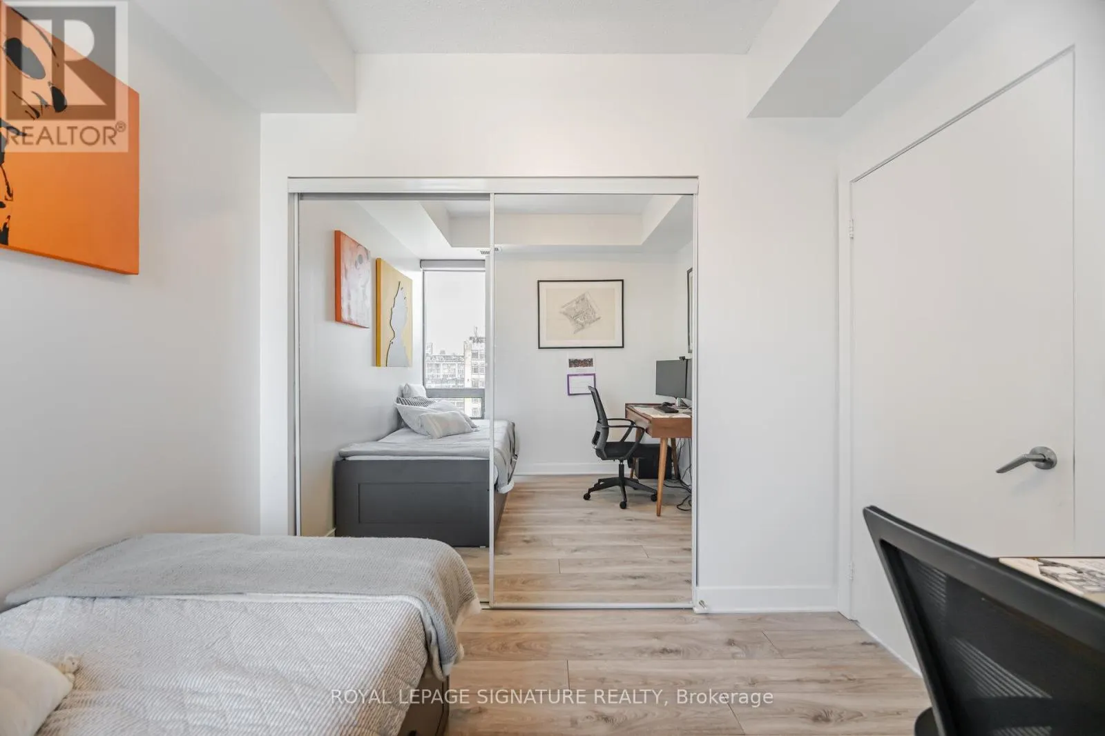 1405 - 438 KING STREET W