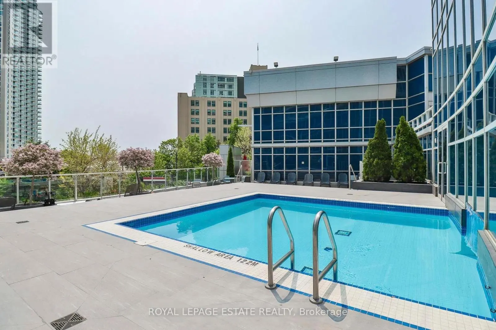 402 - 218 QUEENS QUAY W