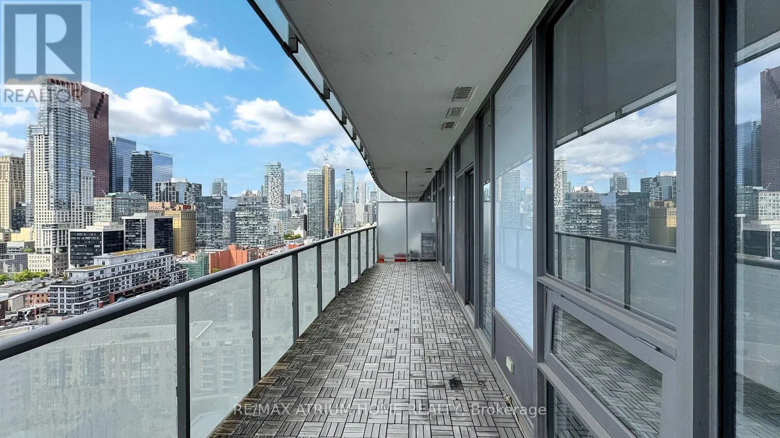 2213 - 1 MARKET STREET