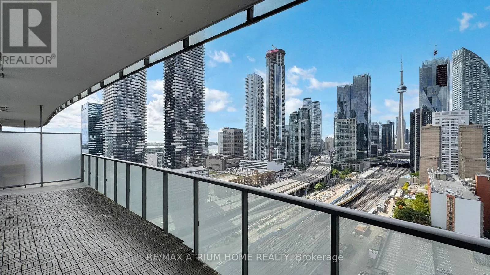 2213 - 1 MARKET STREET