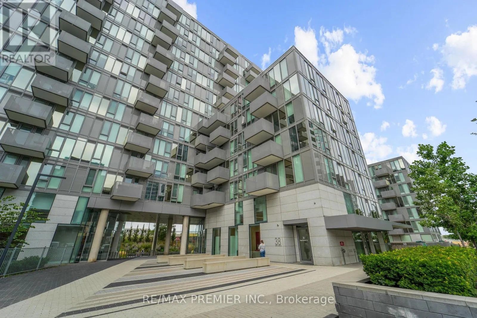 102 - 38 MONTE KWINTER COURT