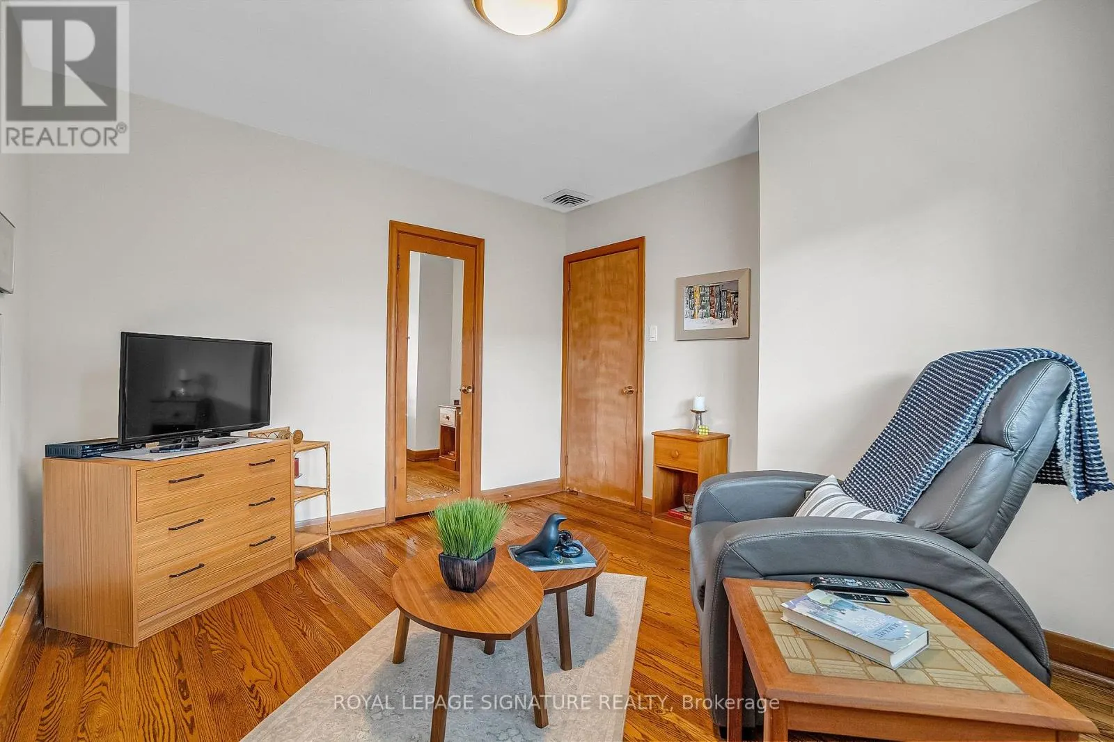 81 BROADLANDS BOULEVARD