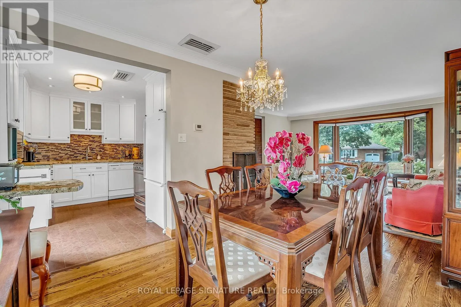 81 BROADLANDS BOULEVARD