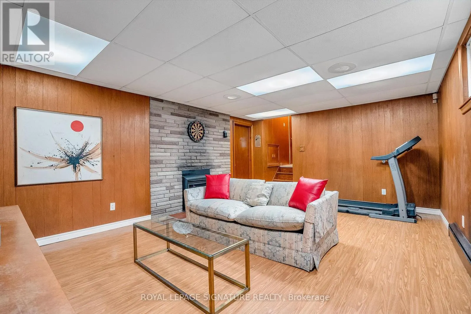 81 BROADLANDS BOULEVARD