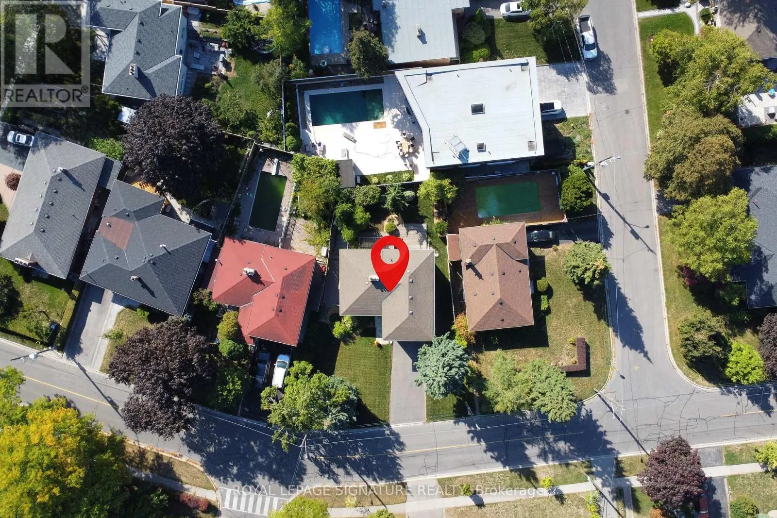 81 BROADLANDS BOULEVARD