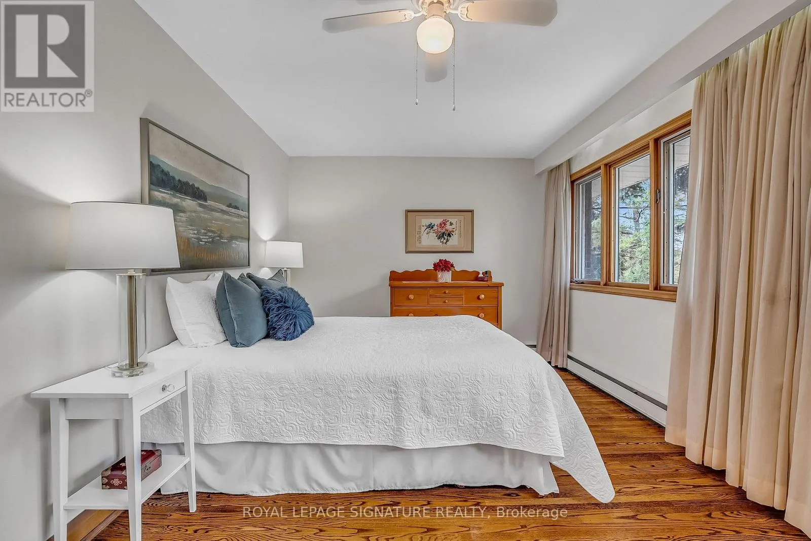 81 BROADLANDS BOULEVARD