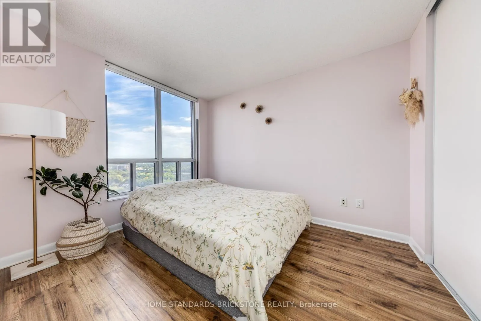 2712 - 33 SHEPPARD AVENUE E