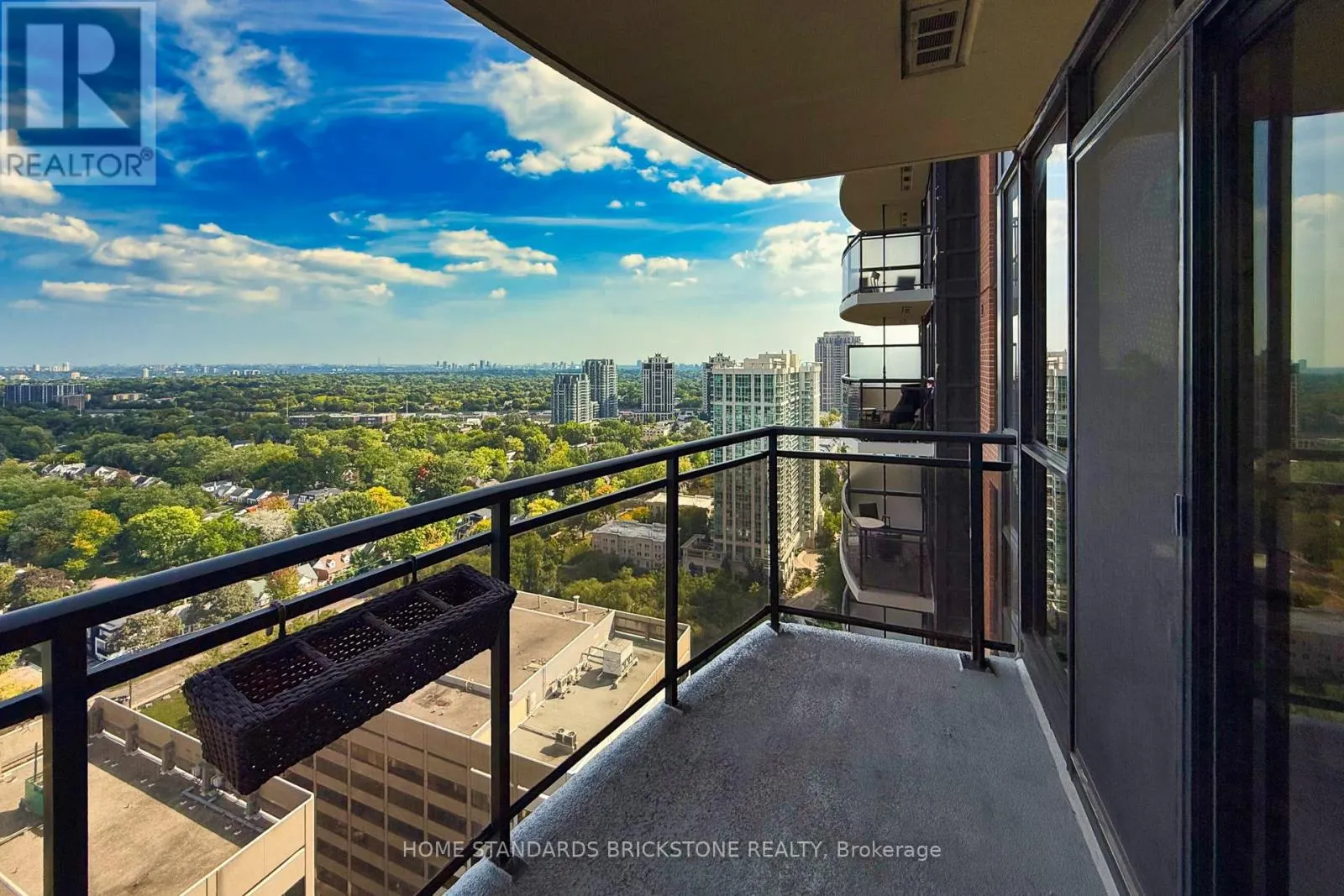 2712 - 33 SHEPPARD AVENUE E