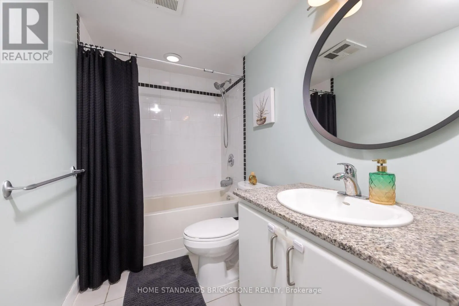 2712 - 33 SHEPPARD AVENUE E