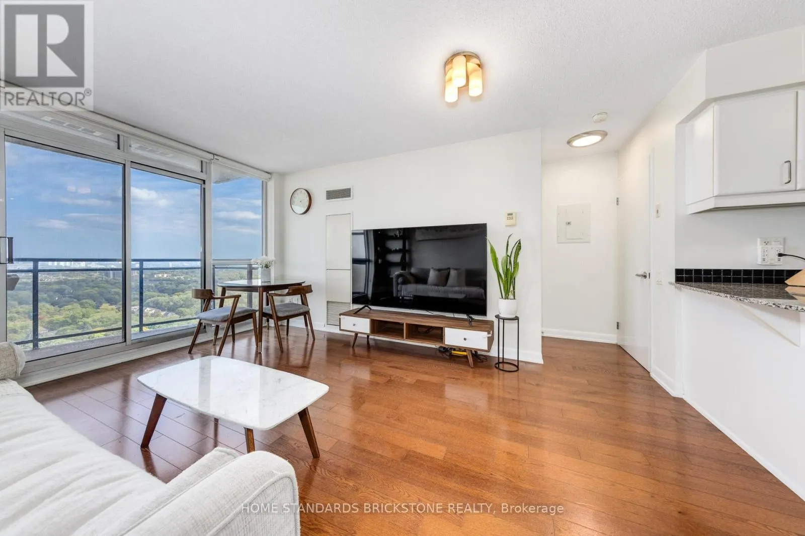 2712 - 33 SHEPPARD AVENUE E