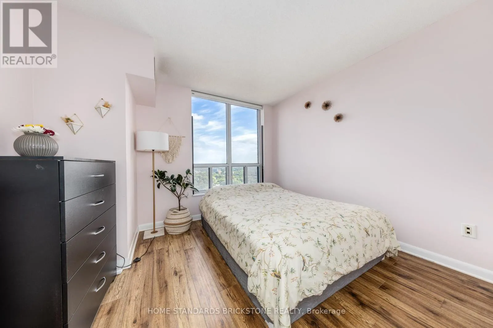 2712 - 33 SHEPPARD AVENUE E