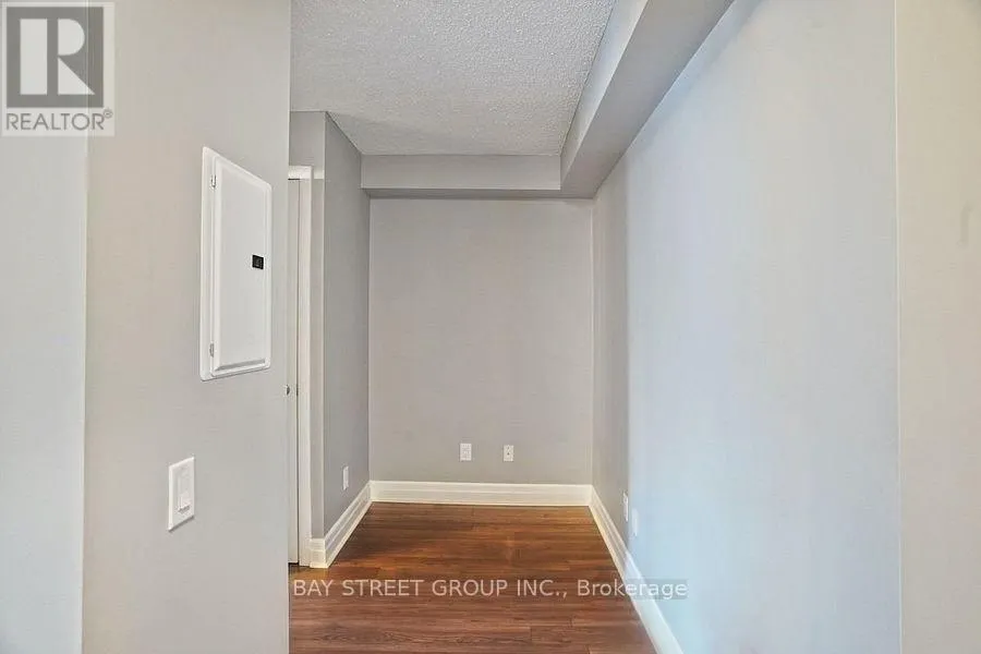 940 - 525 WILSON AVENUE