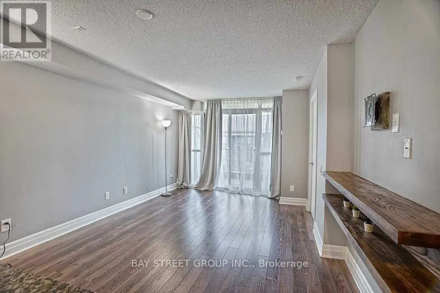 940 - 525 WILSON AVENUE