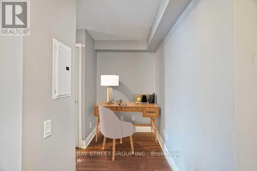 940 - 525 WILSON AVENUE