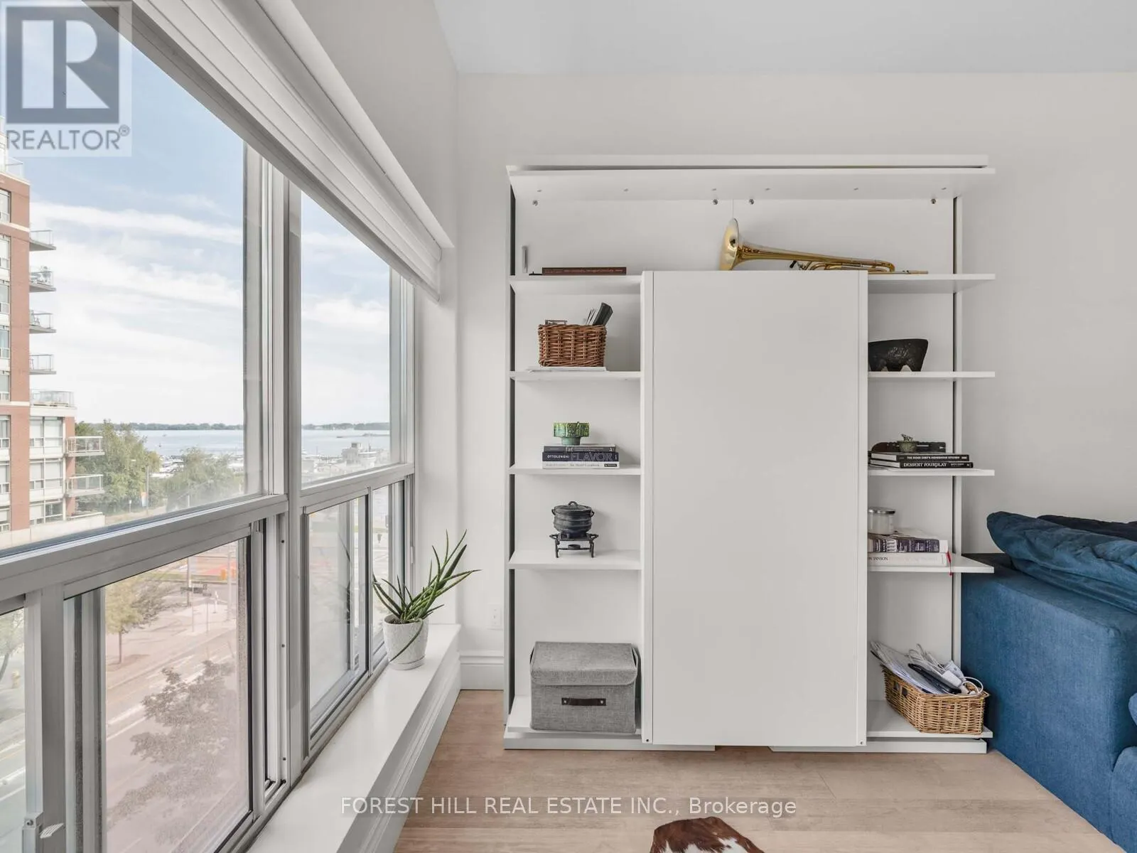 606 - 600 QUEENS QUAY W