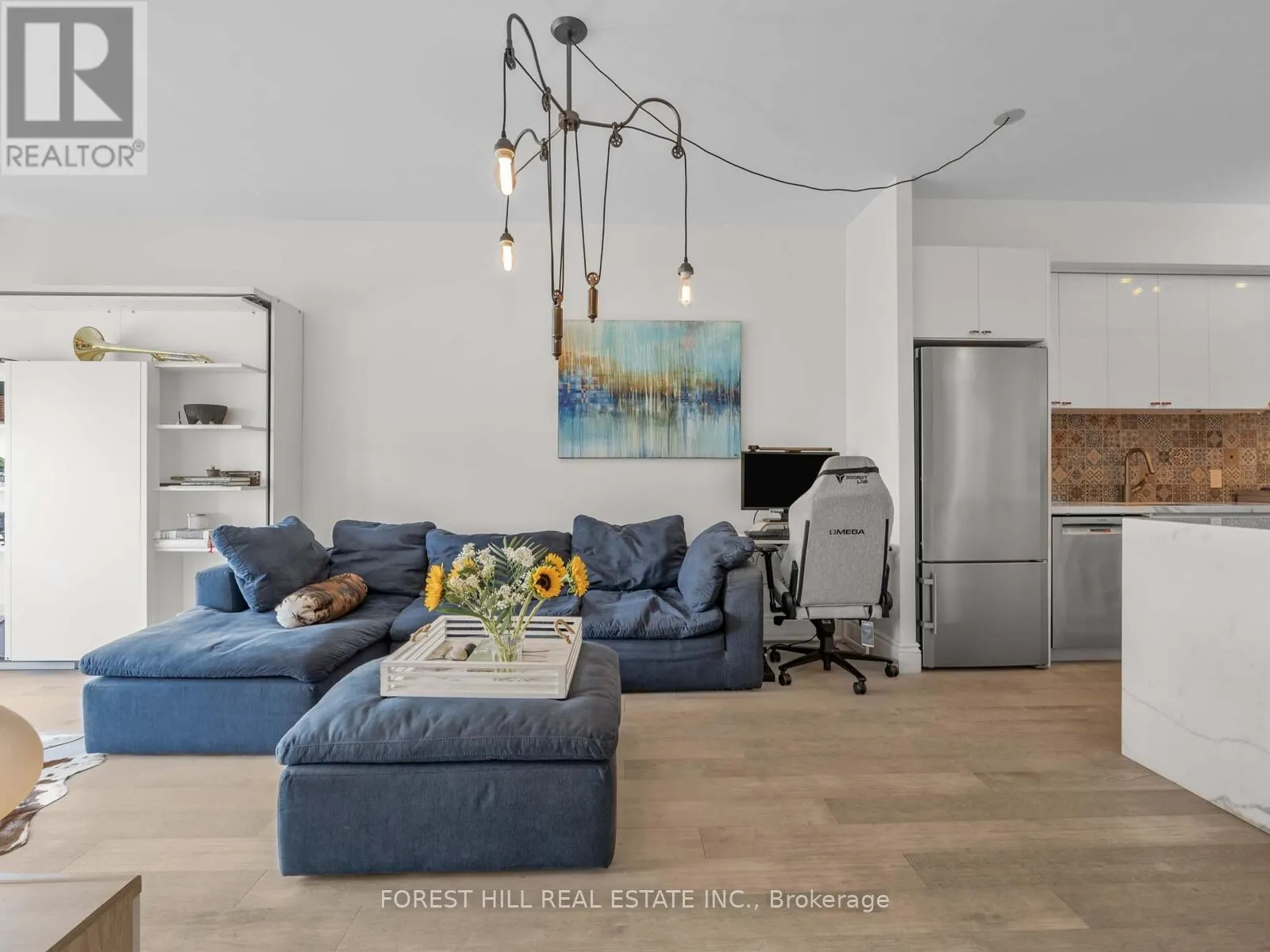 606 - 600 QUEENS QUAY W