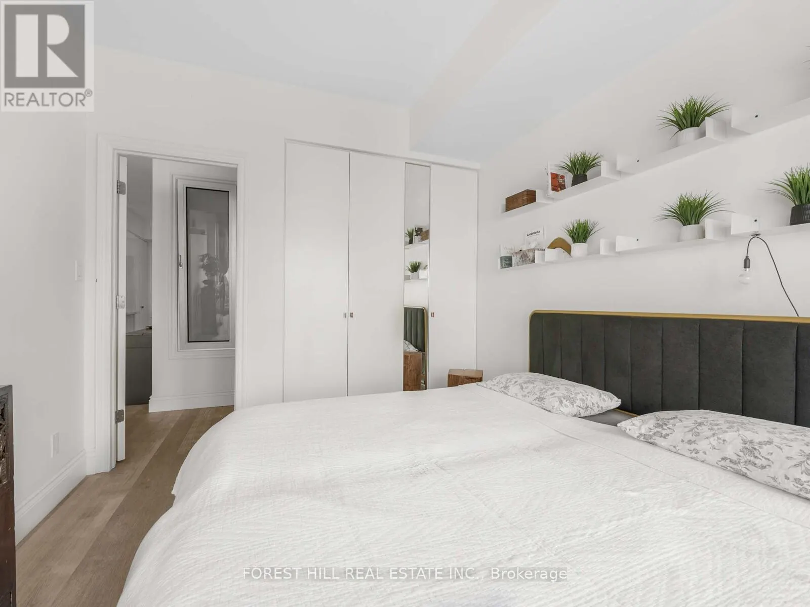 606 - 600 QUEENS QUAY W