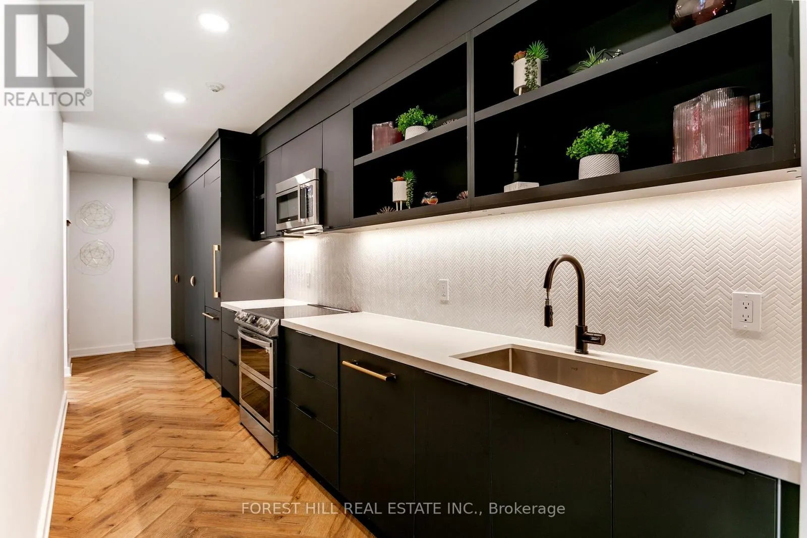 606 - 600 QUEENS QUAY W