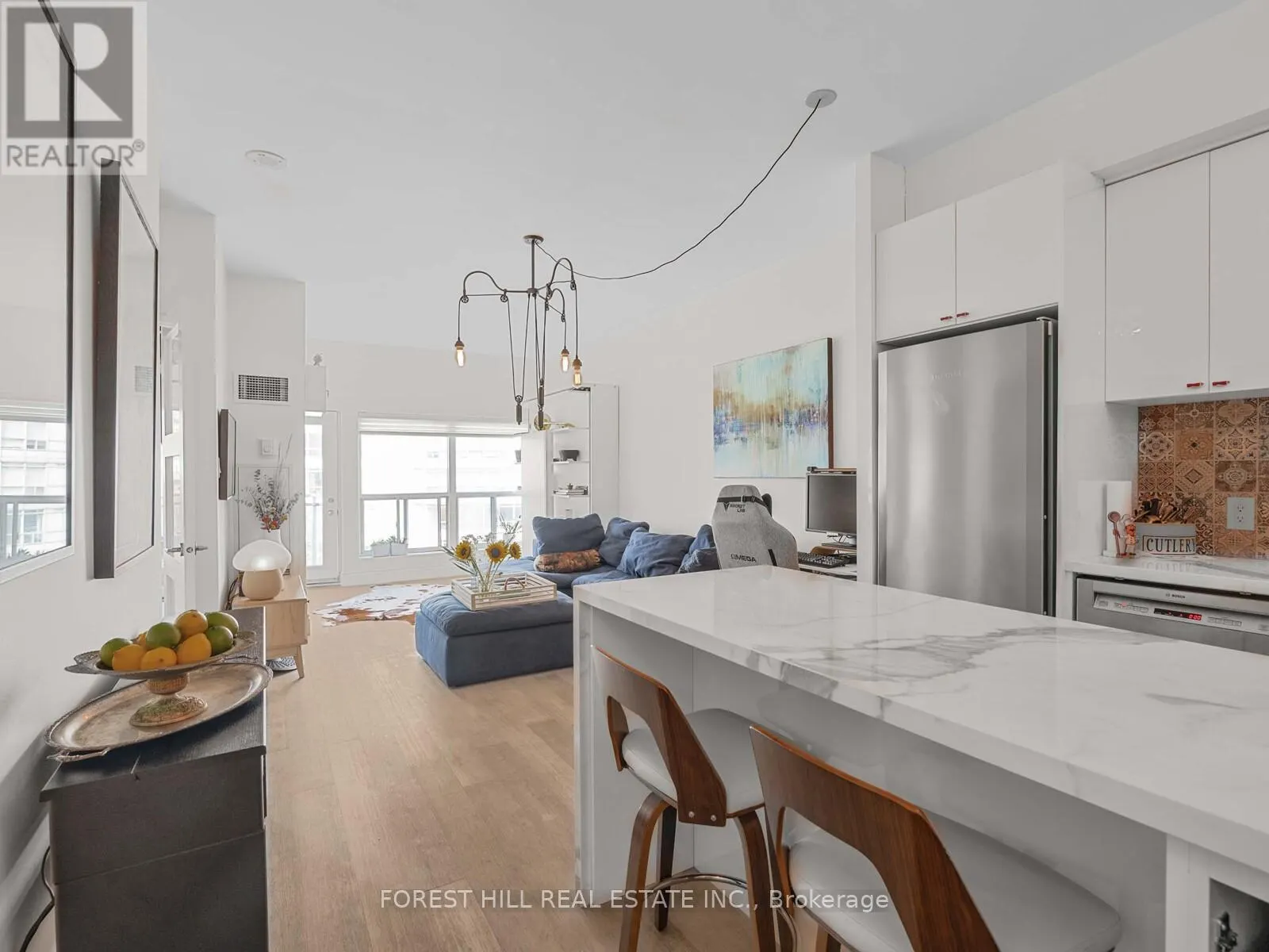 606 - 600 QUEENS QUAY W