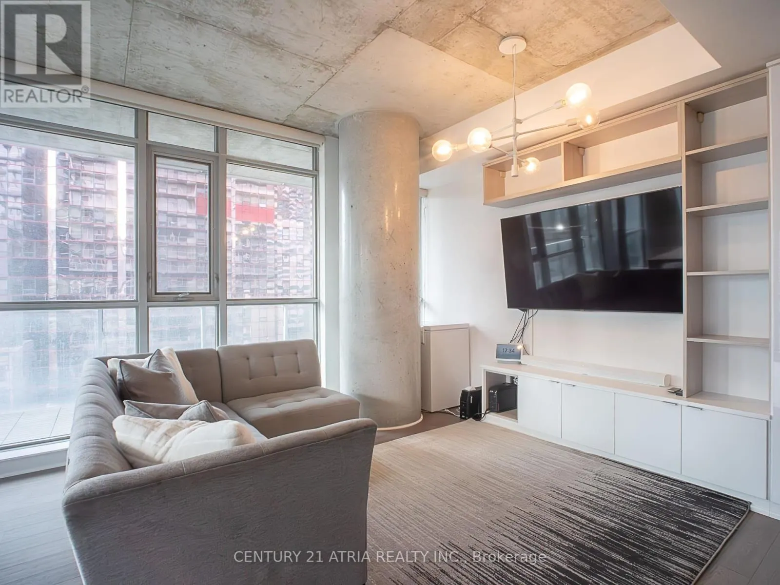 902 - 375 KING STREET W