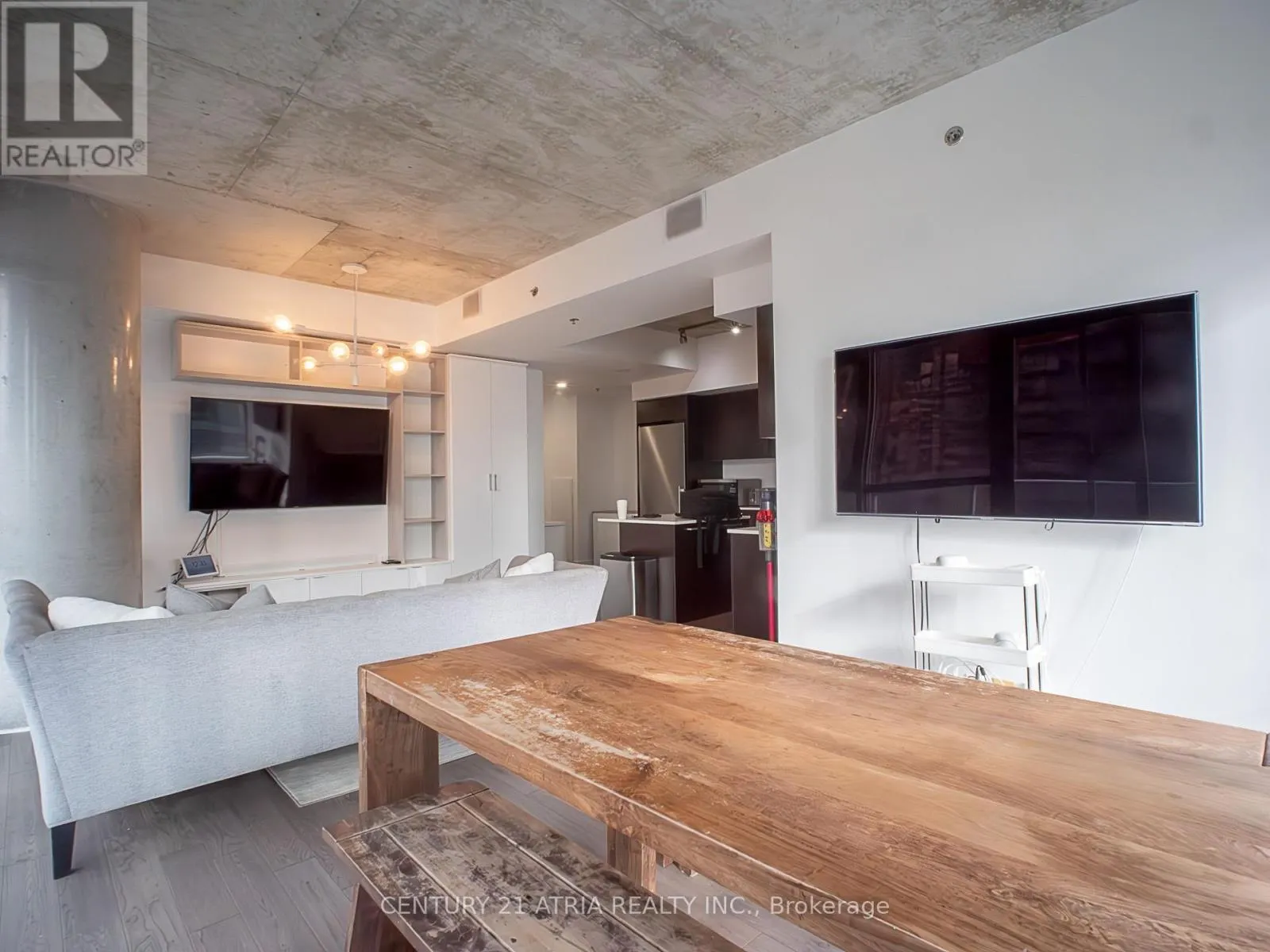902 - 375 KING STREET W