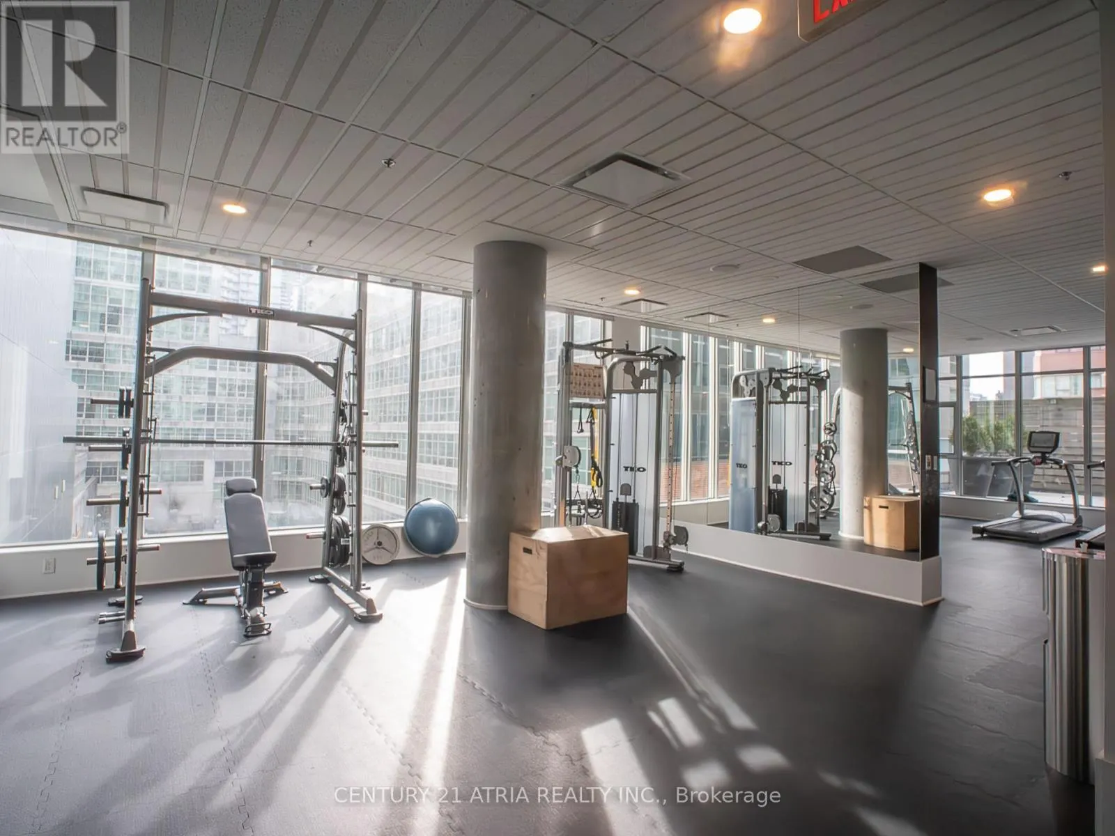 902 - 375 KING STREET W