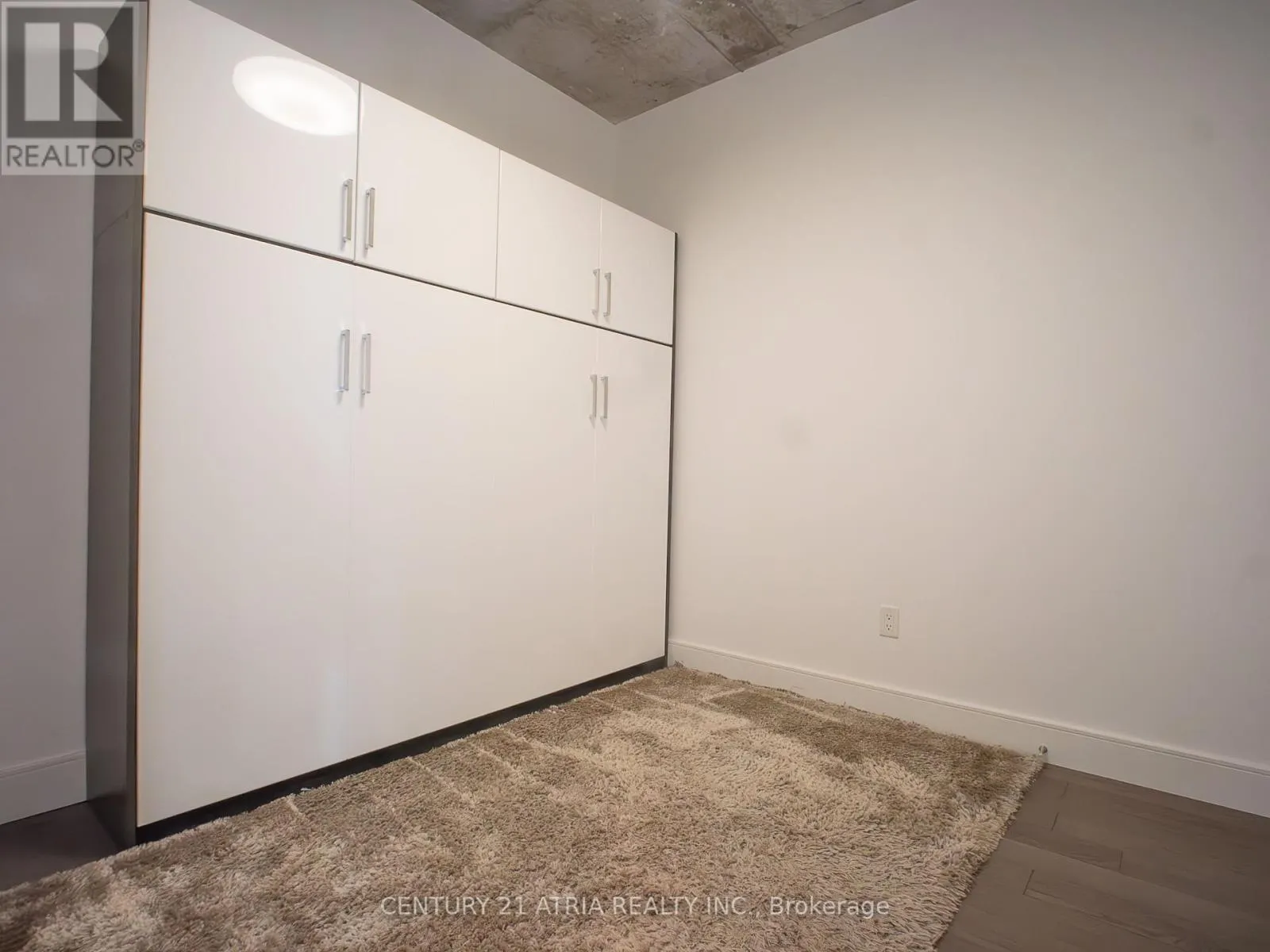 902 - 375 KING STREET W