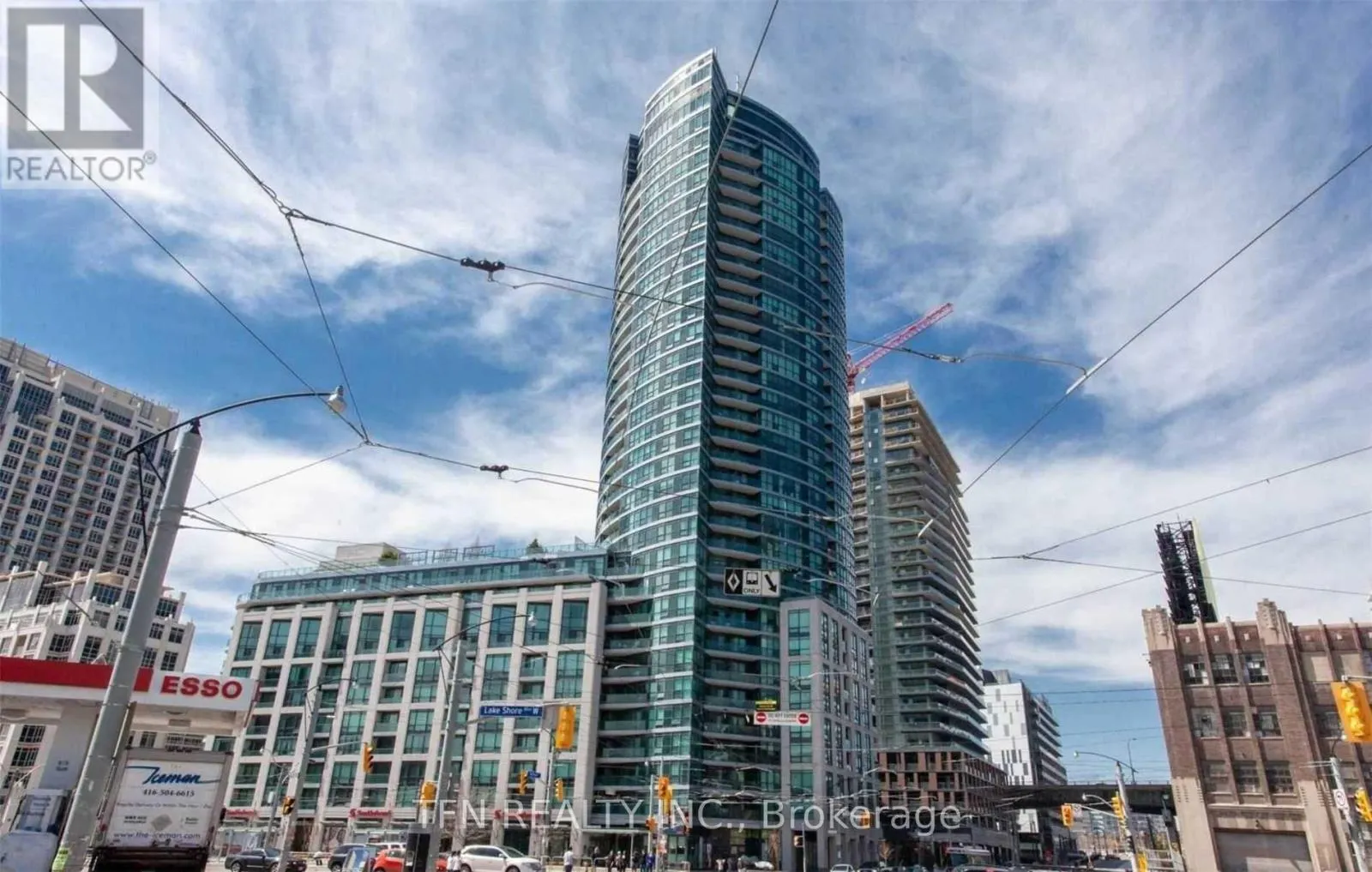 2906 - 600 FLEET STREET