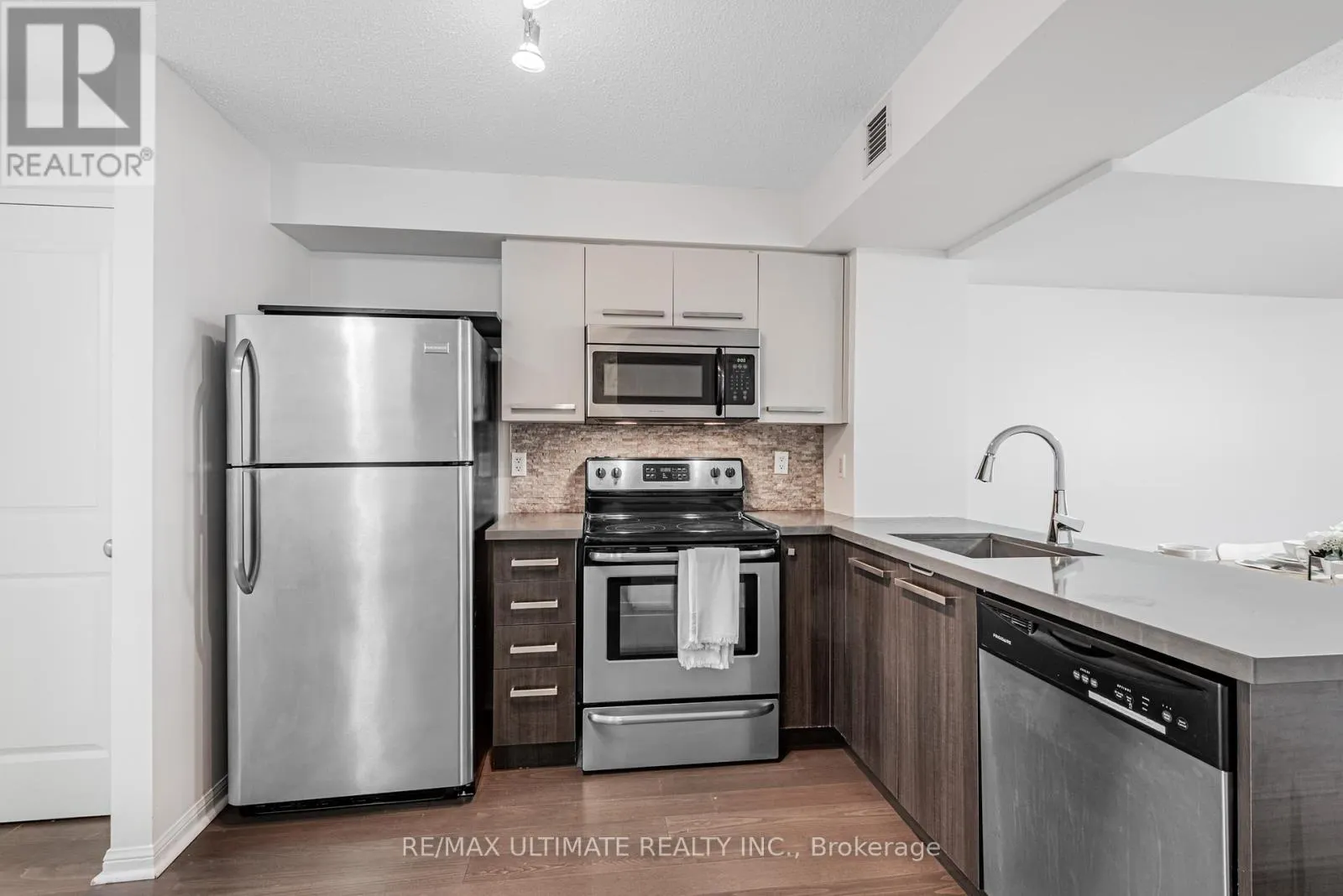 311 - 11 ST JOSEPH STREET