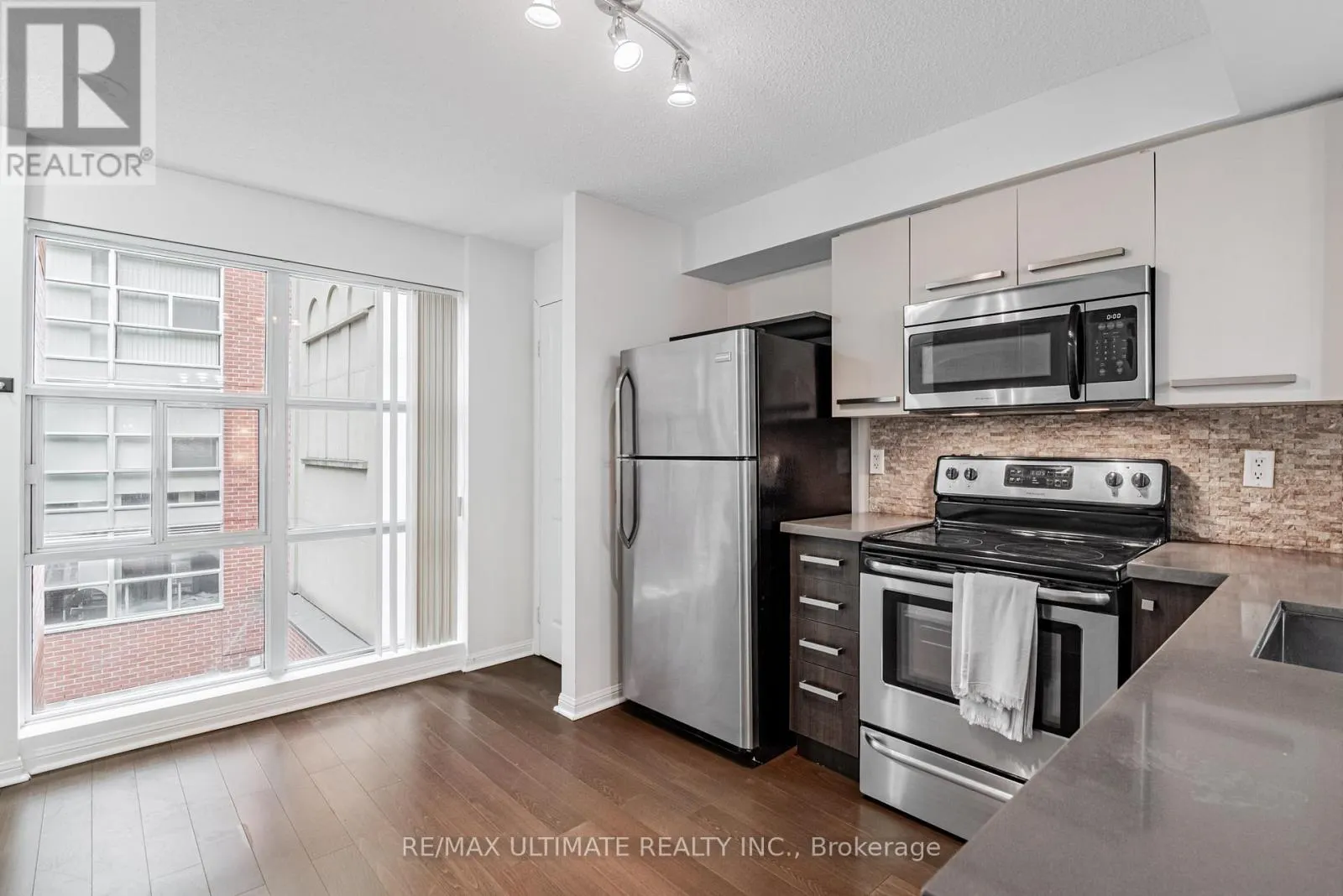 311 - 11 ST JOSEPH STREET